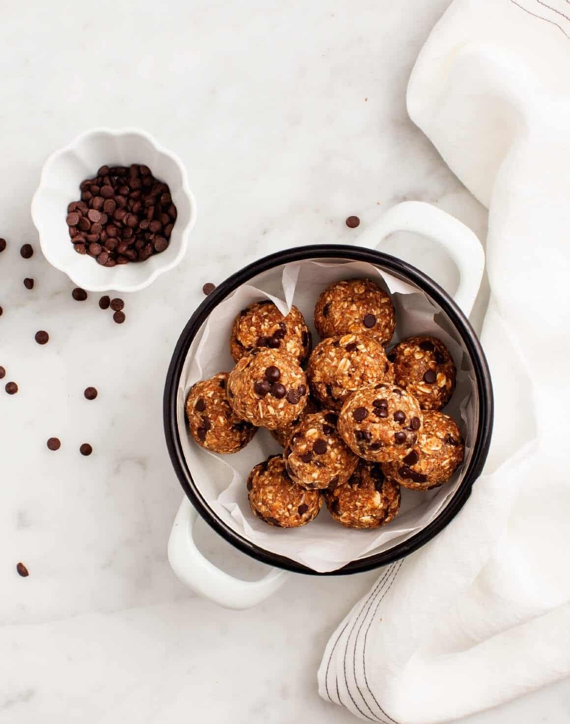 No-Bake Almond Butter Oatmeal Bites